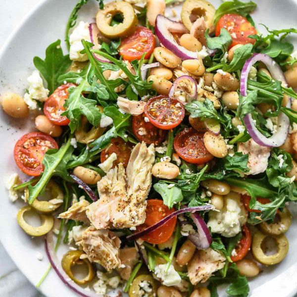托斯卡纳金枪鱼和白豆沙拉|威廉希尔下载foodiecrush.com #salad #healthy #recipes #tuna #tuscan